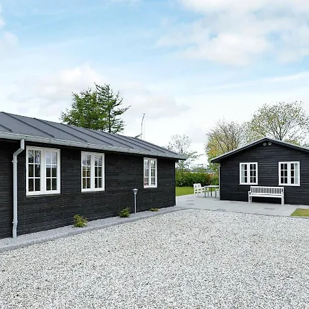 Three-bedroom Holiday In 21 Hemmet