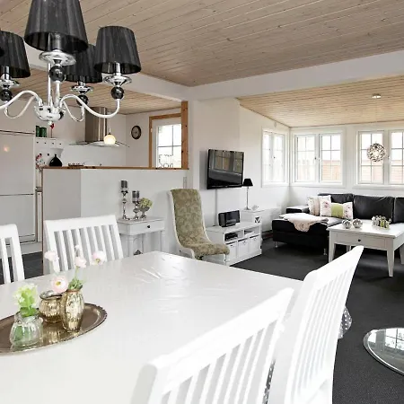 Three-bedroom Holiday In 21 Tatil Evi *